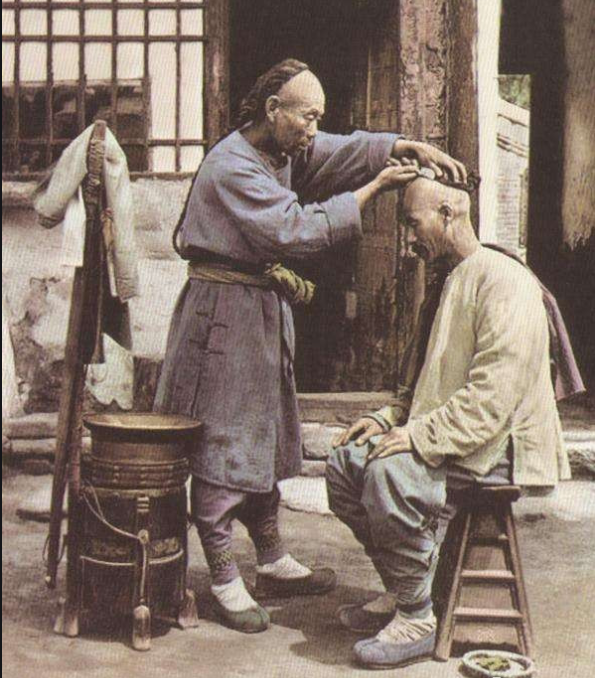 清末时期的理发匠.png